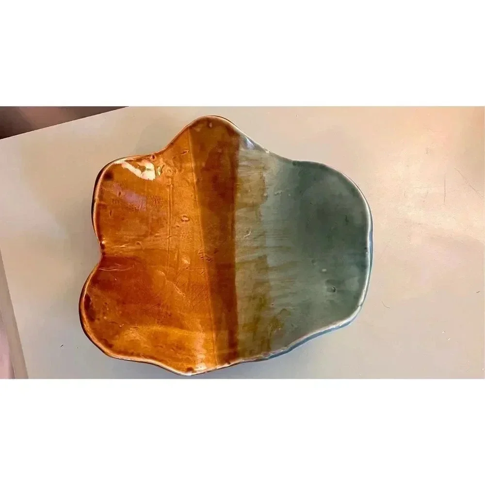 Maurice‎ of Calif 1M-92 Art Pottery Leaf Shape Decor